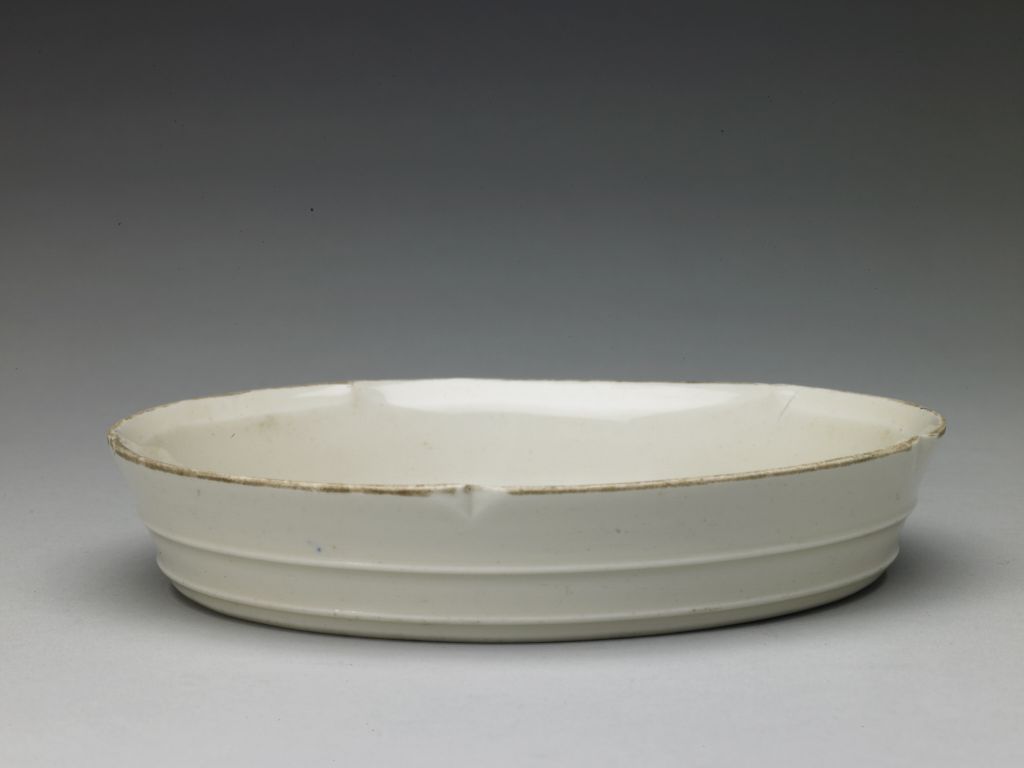 图片[1]-Ding Kiln White Glaze Carved Lotus Cane Section Flower Mouth Wash-China Archive